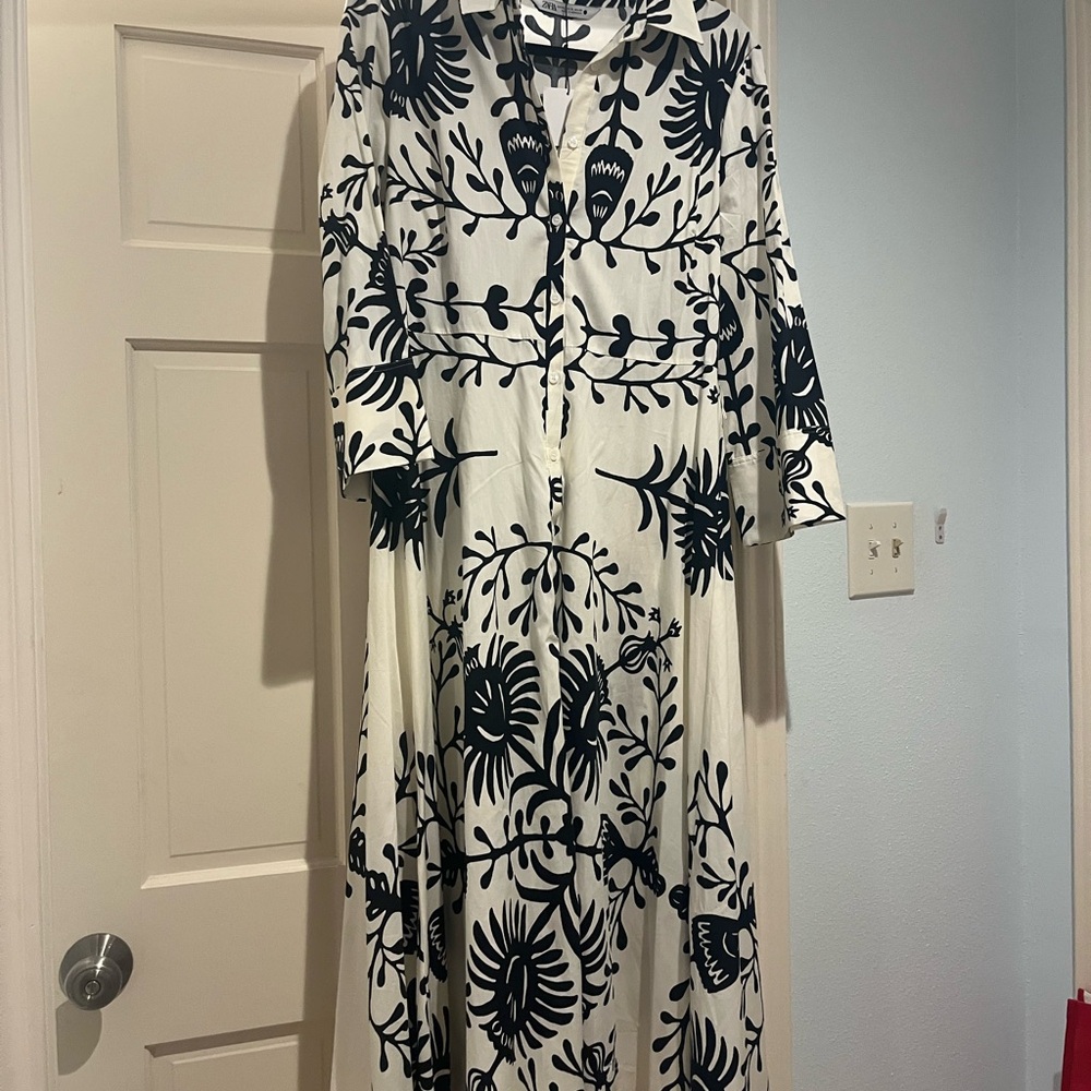 Zara Black and White Long Sleeve Dress